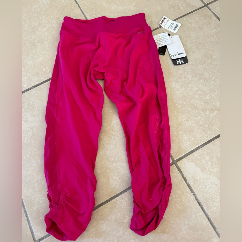 Kyodan Pink Capri Leggings S NWT